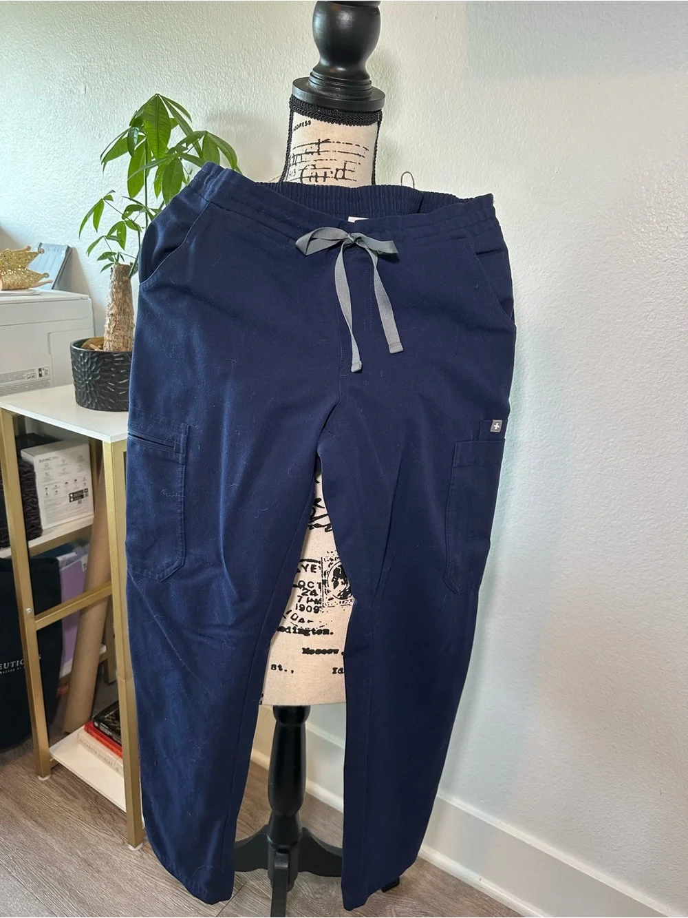FIGS Navy Scrub Set | Rafaela Mandarin Collar Top XXS + Zamora Joggers XS Petite